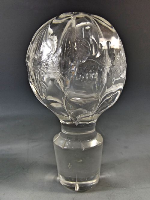 LARGE STEVENS WILLIAMS LOBED CUT GLASS PERFUME BOTTLE - ADDITIONAL PHOTO 4