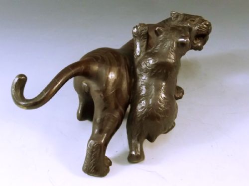 JAPANESE MEIJI PERIOD TIGER AND BEAR BRONZE OKIMONO SEIYA - ADDITIONAL PHOTO 5
