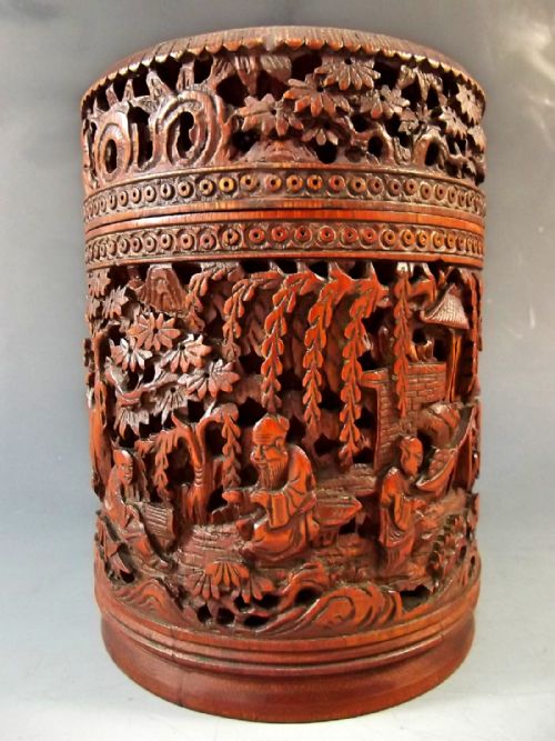 19TH CENTURY CHINESE CARVED BAMBOO BOX AND COVER - ADDITIONAL PHOTO 1