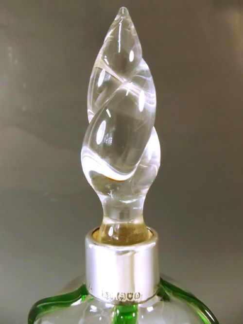 STUART SONS GLASS GREEN TRAIL DECANTER WITH SILVER COLLAR 1901 - ADDITIONAL PHOTO 3