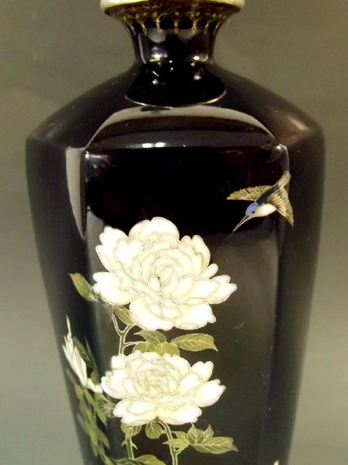 JAPANESE SILVER WIRE CLOISONNE ENAMEL VASE BY MIWA TOMISABARO - ADDITIONAL PHOTO 4