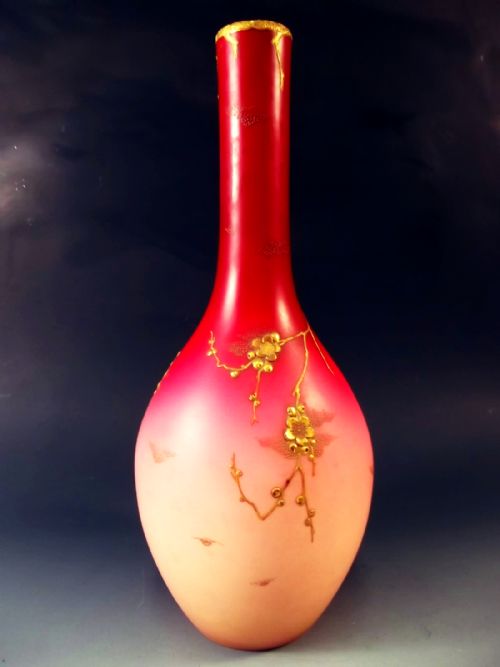 LARGE CASED PEACH BLOW GLASS VASE WITH GILT DECORATION THOMAS WEBB - ADDITIONAL PHOTO 6