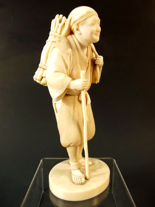 JAPANESE MEIJI PERIOD IVORY OKIMONO OF A WOOD GATHERER SIGNED - ADDITIONAL PHOTO 6