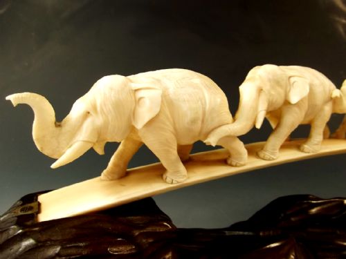 JAPANESE MEIJI PERIOD IVORY ELEPHANT BRIDGE ON STAND - ADDITIONAL PHOTO 2