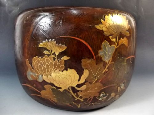 large japanese meiji period hibachi gilt lacquer decoration - CATEGORY: ANTIQUE MISCELLANEOUS - DATED 1900