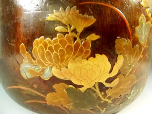 LARGE JAPANESE MEIJI PERIOD HIBACHI GILT LACQUER DECORATION - ADDITIONAL PHOTO 4