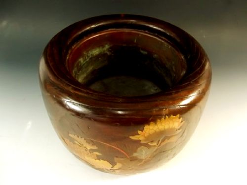 LARGE JAPANESE MEIJI PERIOD HIBACHI GILT LACQUER DECORATION - ADDITIONAL PHOTO 6