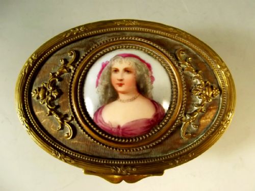 FRENCH ORMOLU PORTRAIT TOPPED TRINKET BOX - ADDITIONAL PHOTO 1