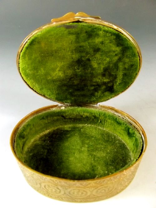 FRENCH ORMOLU PORTRAIT TOPPED TRINKET BOX - ADDITIONAL PHOTO 3