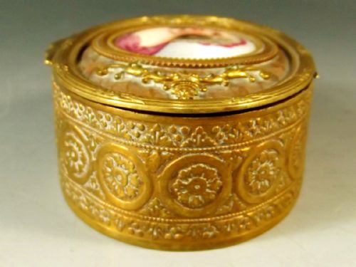 FRENCH ORMOLU PORTRAIT TOPPED TRINKET BOX - ADDITIONAL PHOTO 6