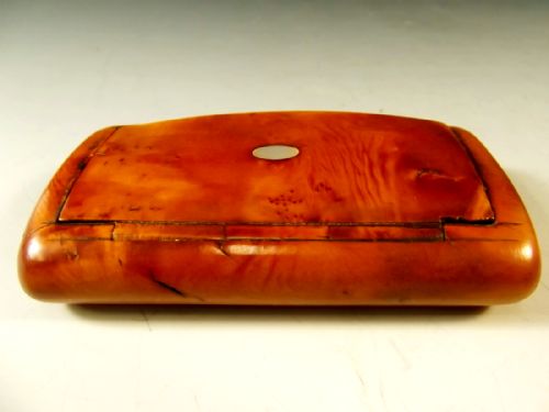 FRENCH BURR MAPLE MOTHER OF PEARL INLAID SNUFF BOX - ADDITIONAL PHOTO 1