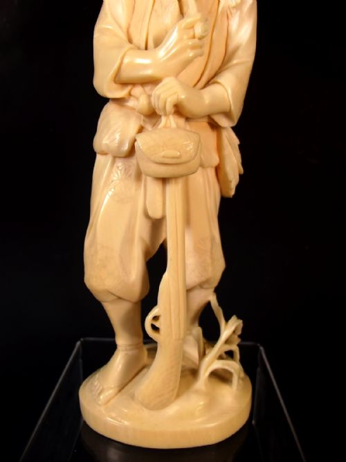 JAPANESE MEIJI PERIOD IVORY OKIMONO THE HUNTER - ADDITIONAL PHOTO 2