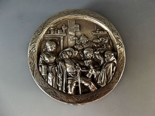 HANAU SILVER BOX EMBOSSED WITH TAVERN SCENE 1909 - ADDITIONAL PHOTO 2