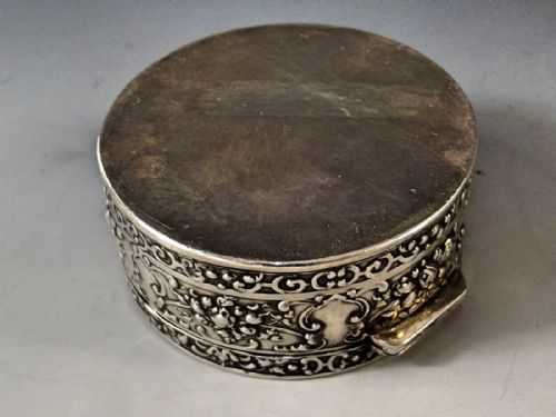 HANAU SILVER BOX EMBOSSED WITH TAVERN SCENE 1909 - ADDITIONAL PHOTO 9