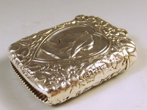 VICTORIAN SILVER QUEEN VICTORIA VESTA CASE 1896 - ADDITIONAL PHOTO 2