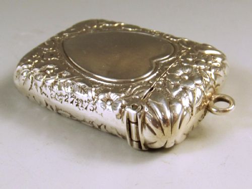 VICTORIAN SILVER QUEEN VICTORIA VESTA CASE 1896 - ADDITIONAL PHOTO 3