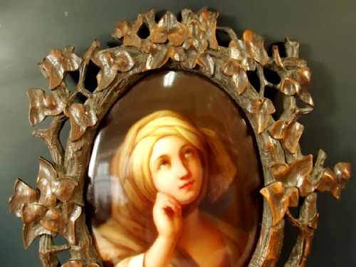 KPM PAINTED PORCELAIN PLAQUE IN BLACK FOREST FRAME - ADDITIONAL PHOTO 3