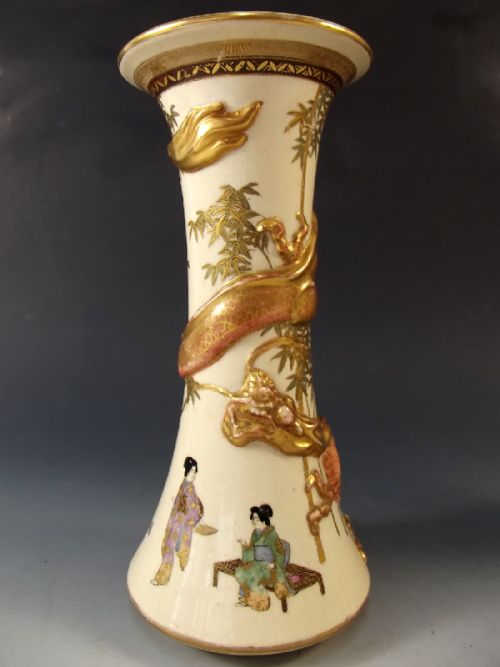 PAIR OF JAPANESE SATSUMA DRAGON MOULDED VASES MEIJI PERIOD - ADDITIONAL PHOTO 1