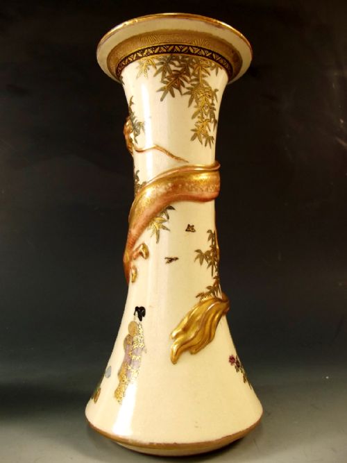 PAIR OF JAPANESE SATSUMA DRAGON MOULDED VASES MEIJI PERIOD - ADDITIONAL PHOTO 6