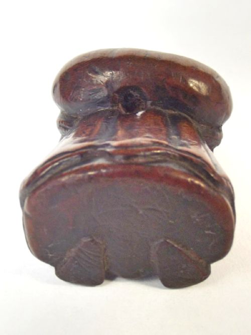 JAPANESE EDO PERIOD BOXWOOD NETSUKE OF A MAN C1770 - ADDITIONAL PHOTO 6