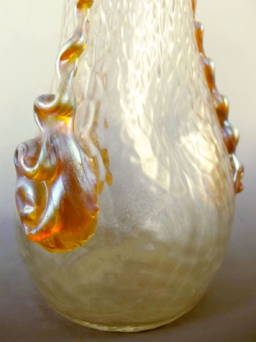 BOHEMIAN LOETZ IRRIDESCENT GLASS NAUTILUS VASE - ADDITIONAL PHOTO 5