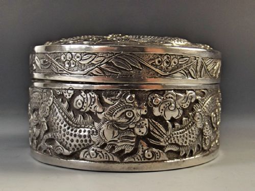 CHINESE SILVER BOX WITH EMBOSSED DECORATION C1900 - ADDITIONAL PHOTO 3