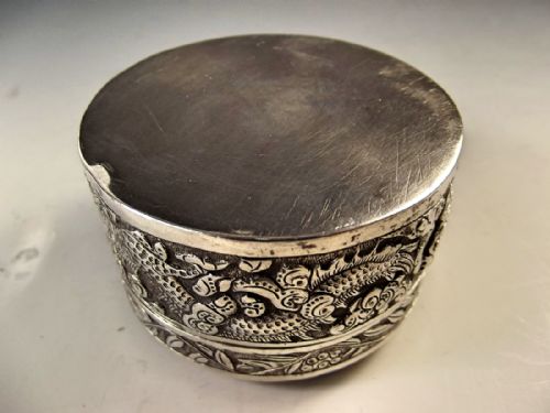 CHINESE SILVER BOX WITH EMBOSSED DECORATION C1900 - ADDITIONAL PHOTO 6