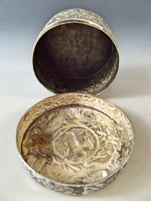 CHINESE SILVER BOX WITH EMBOSSED DECORATION C1900 - ADDITIONAL PHOTO 7