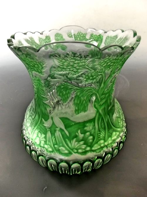 SUPERB GREEN FLASHED INTAGLIO CUT THOMAS WEBB VASE - ADDITIONAL PHOTO 1