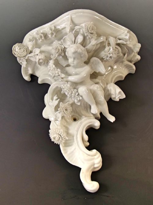 PAIR OF DRESDEN PORCELAIN CHERUB WALL SHELVES C1880 - ADDITIONAL PHOTO 2