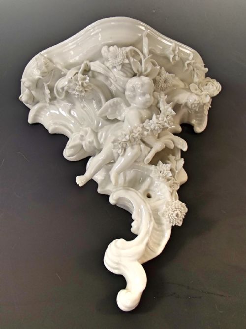 PAIR OF DRESDEN PORCELAIN CHERUB WALL SHELVES C1880 - ADDITIONAL PHOTO 3