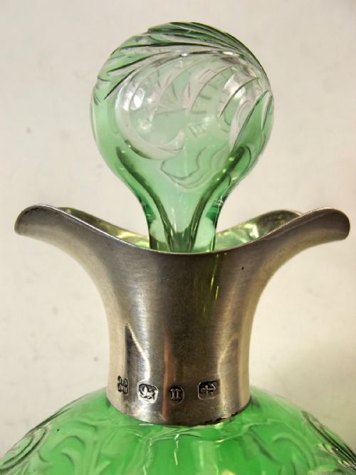 STEVENS WILLIAMS INTAGLIO CUT GLASS SILVER MOUNTED DECANTER AND GLASSES - ADDITIONAL PHOTO 6