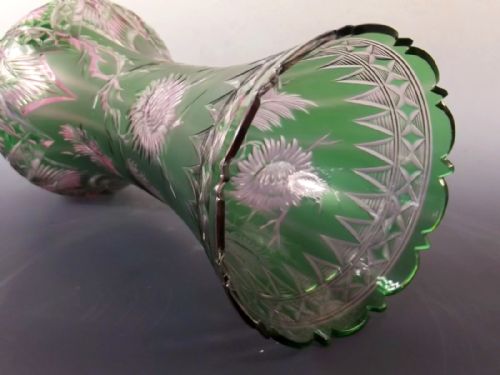 STEVENS WILLIAMS GREEN OVER RED INTAGLIO CUT VASE BY JOSHUA HODGETTS - ADDITIONAL PHOTO 8