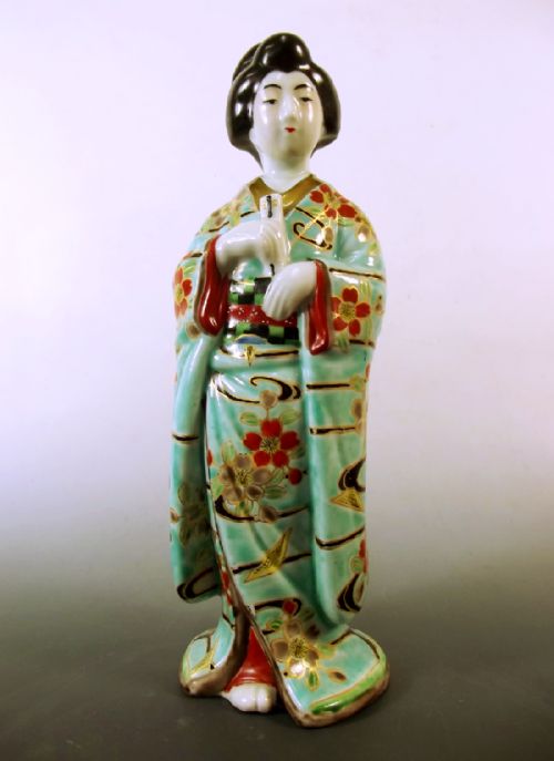 JAPANESE MEIJI PERIOD KUTANI PORCELAIN FIGURE BIJIN WITH FAN - ADDITIONAL PHOTO 1