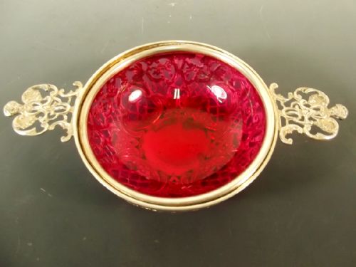 silver hallmarked cranberry glass quaich william comyns 1894 - CATEGORY: ANTIQUE SILVER - DATED 1890
