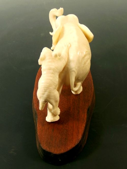 JAPANESE MEIJI PERIOD ONE PIECE IVORY ELEPHANT AND TIGERS OKIMONO - ADDITIONAL PHOTO 6
