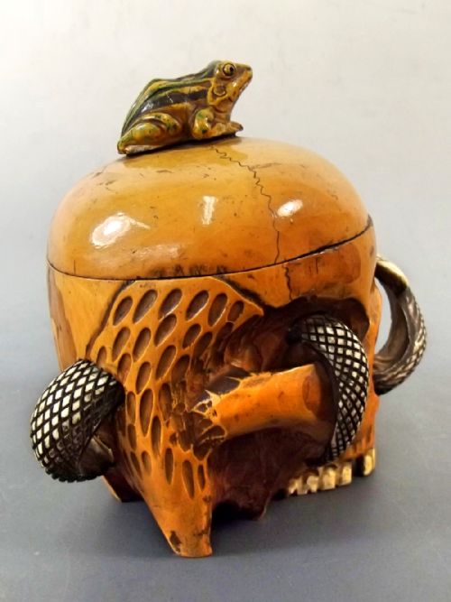 JAPANESE MEIJI PERIOD BOXWOOD IVORY SKULL BOX - ADDITIONAL PHOTO 5