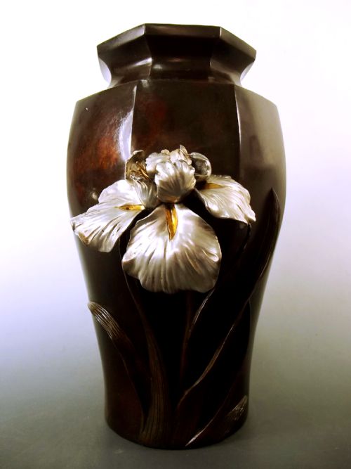 JAPANESE MEIJI PERIOD BRONZE PEONY VASE - ADDITIONAL PHOTO 1