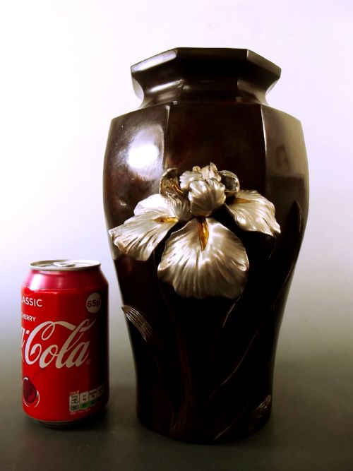 JAPANESE MEIJI PERIOD BRONZE PEONY VASE - ADDITIONAL PHOTO 9