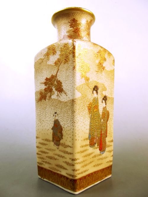 japanese satsuma ware vase meiji period - CATEGORY: ANTIQUE VASES - DATED 1900