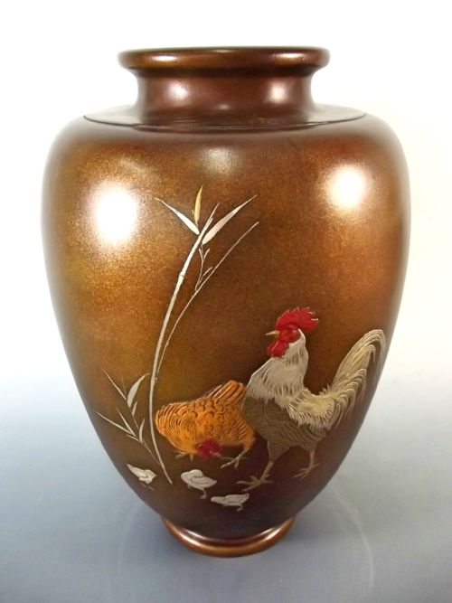LARGE JAPANESE BRONZE MIXED METAL ONLAID COCKEREL VASE MEIJI PERIOD - ADDITIONAL PHOTO 2