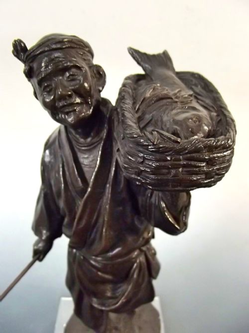 JAPANESE MEIJI PERIOD BRONZE FISHERMAN OKIMONO - ADDITIONAL PHOTO 1