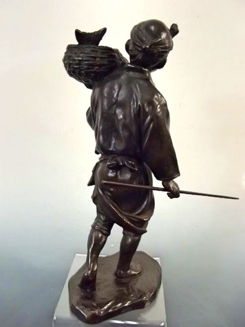 JAPANESE MEIJI PERIOD BRONZE FISHERMAN OKIMONO - ADDITIONAL PHOTO 4