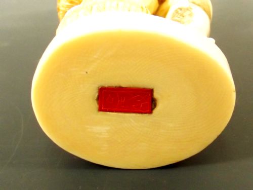 JAPANESE MEIJI PERIOD IVORY EGG TESTER OKIMONO - ADDITIONAL PHOTO 5