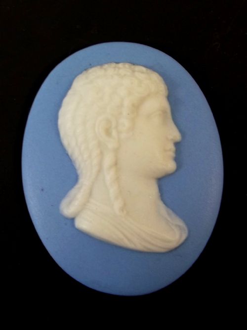 WEDGWOOD PORCELAIN MEDALLION OF A WOMAN C1810 - ADDITIONAL PHOTO 1