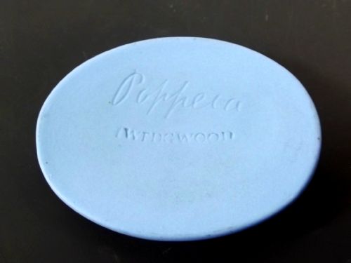 WEDGWOOD PORCELAIN MEDALLION OF A WOMAN C1810 - ADDITIONAL PHOTO 3