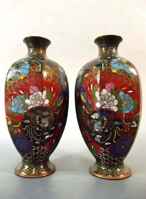 PAIR JAPANESE MEIJI PERIOD CLOISONNE ENAMEL VASES - ADDITIONAL PHOTO 1