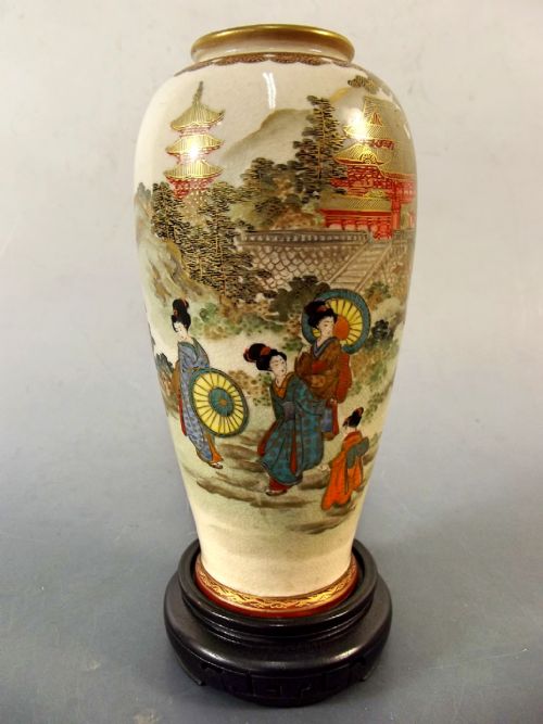 PAIR JAPANESE TAISHO PERIOD SATSUMA EARTHENWARE VASES - ADDITIONAL PHOTO 1