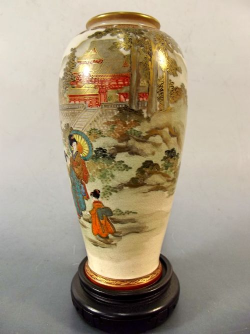 PAIR JAPANESE TAISHO PERIOD SATSUMA EARTHENWARE VASES - ADDITIONAL PHOTO 2