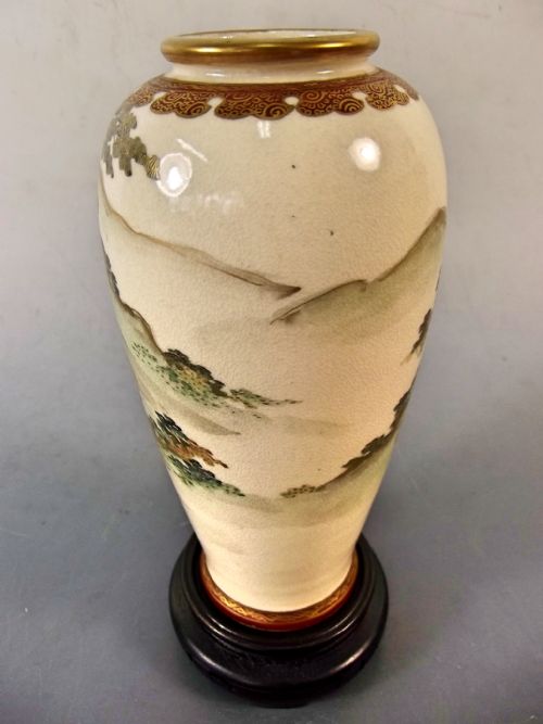 PAIR JAPANESE TAISHO PERIOD SATSUMA EARTHENWARE VASES - ADDITIONAL PHOTO 3